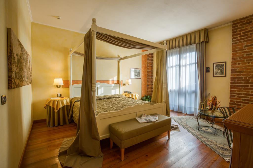 Romantic Hotel Furno Сан-Франческо-аль-Кампо Экстерьер фото